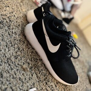 Nike Black and White Athletic Shoes